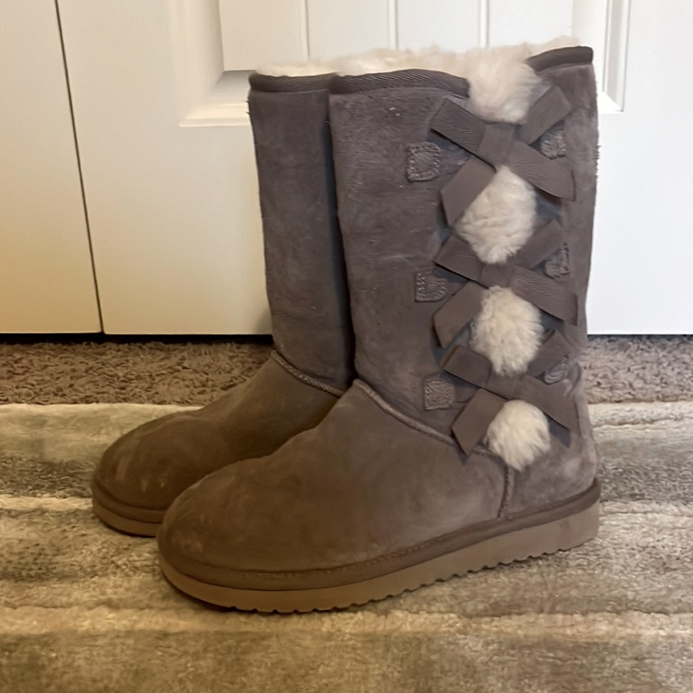kookaburra by ugg fuzzy boots